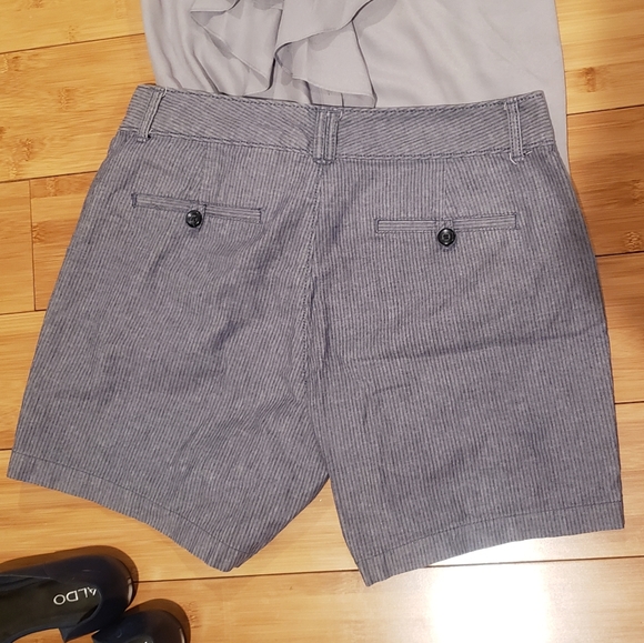 Dockers Women Size 8 Stripe Shorts - Picture 3 of 5